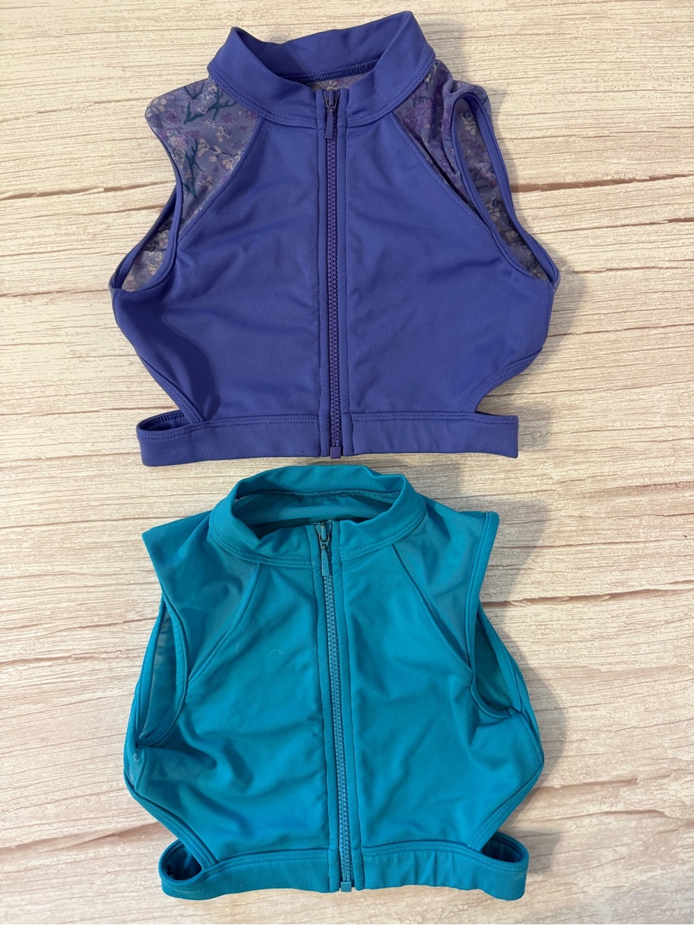 Kids Size 8 BLOCH Zip-Front Crop Dance Activewear Top - Purple & Teal